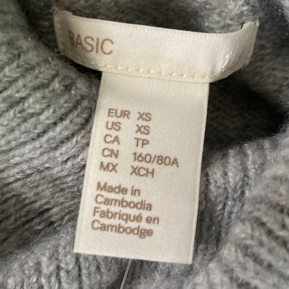 BNWT H&M gray turtle neck tunic - Picture 3 of 12